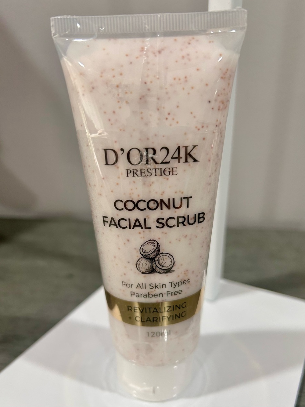 D’OR24K Coconut Facial Scrub